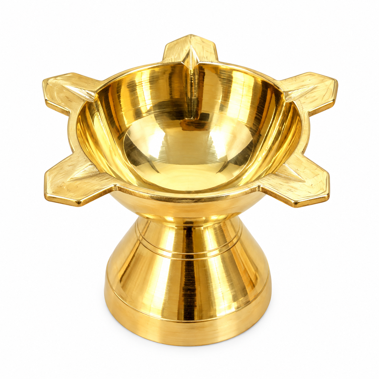 ఇత్తడి దీపం (Ittadi Deepam) | पीतल दीया (Peetal Diya) | பித்தளை விளக்கு (Pithalai Vilakku) | Brass Diya – Traditional Pooja Lamp